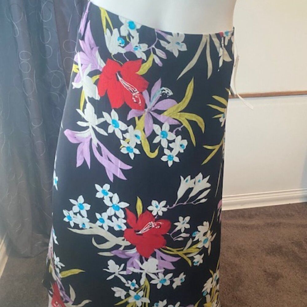 Rena Rowan Black Floral print Silk skirt, size 16